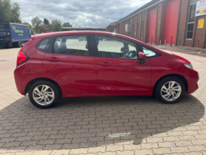 2016 Honda Jazz 1.3 I-Vtec Se Euro 6 (s/s) 5dr in Red — image 3