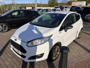 2015 Ford Fiesta 1.0 T Ecoboost Zetec S in White — image 2
