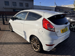 2015 Ford Fiesta 1.0 T Ecoboost Zetec S in White — image 4