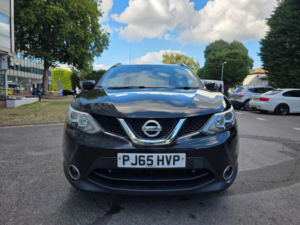 2015 Nissan Qashqai 1.2 Dig-T N-Tec+ 2WD Euro 6 (s/s) 5dr in Black — image 4