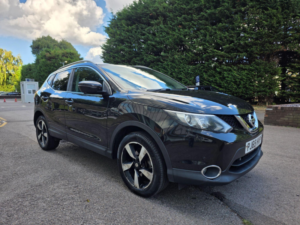 2015 Nissan Qashqai 1.2 Dig-T N-Tec+ 2WD Euro 6 (s/s) 5dr in Black — image 6