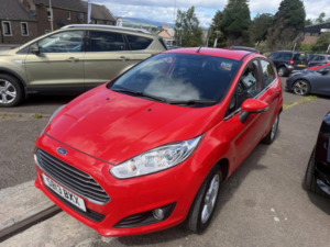 2013 Ford Fiesta 1.25 Zetec Hatchback 5dr Petrol Manual Euro 5 (82 Ps) in Red — image 2
