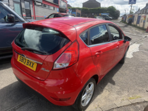2013 Ford Fiesta 1.25 Zetec Hatchback 5dr Petrol Manual Euro 5 (82 Ps) in Red — image 5
