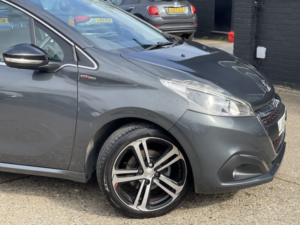 2016 Peugeot 208 1.2 Puretech Gt Line in Grey — image 5