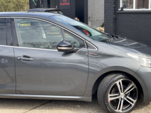 2016 Peugeot 208 1.2 Puretech Gt Line in Grey — image 6