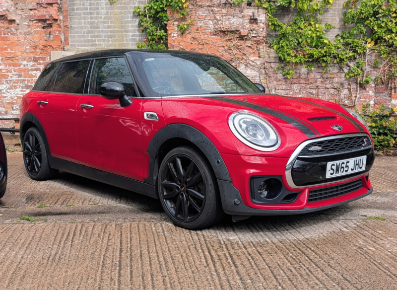 2015 MINI Clubman 2.0 Clubman Cooper S in Red — image 1