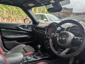 2015 MINI Clubman 2.0 Clubman Cooper S in Red — image 2