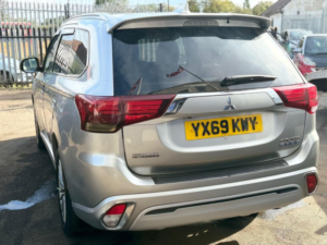 2019 Mitsubishi Outlander 2.4h Twinmotor 13.8kwh Juro CVT 4WD Euro 6 (s/s) 5dr in Silver — image 6
