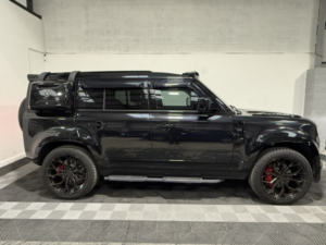 2023 Land Rover Defender 110 3.0 D300 Mhev X-Dynamic Hse in Black — image 6