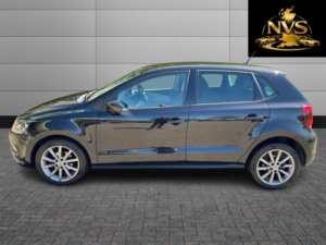 2016 Volkswagen Polo 1.2 Tsi Bluemotion Tech Se Design in Black — image 4