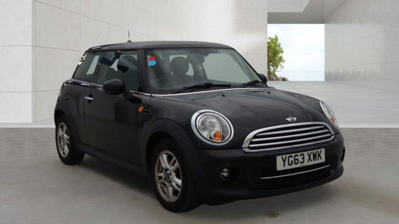 2013 MINI Hatch 1.6 Cooper Euro 5 (s/s) 3dr in Black — image 1