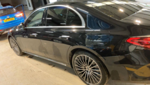 2024 Mercedes-Benz E Class 2.0 E300e 25.4kwh Amg Line (premium Plus) Saloon 4dr Petrol Plug-In Hybrid G-Tronic Euro 6 (s/s) (313 Ps) in Black — image 4