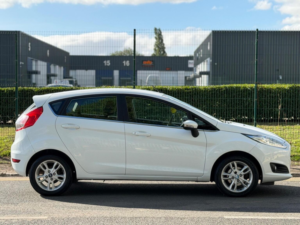 2015 Ford Fiesta 1.25 Zetec Euro 6 5dr in White — image 5