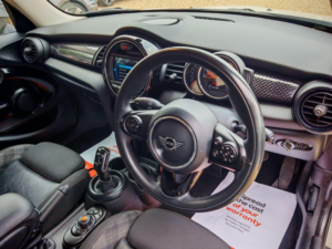 2018 MINI Hatch 2.0 Cooper S Classic Steptronic Euro 6 (s/s) 5dr in White — image 2
