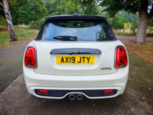 2018 MINI Hatch 2.0 Cooper S Classic Steptronic Euro 6 (s/s) 5dr in White — image 5