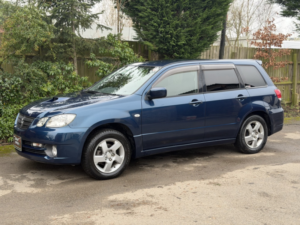2003 Mitsubishi Airtrek Turbo R in Blue — image 4