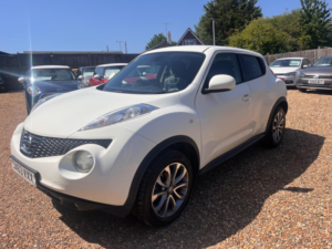 2013 Nissan Juke 1.6 Tekna Euro 5 (s/s) 5dr in White — image 4