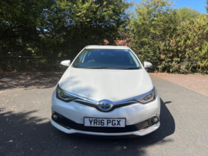 2016 Toyota Auris 1.8 Vvt-H Excel CVT Euro 6 (s/s) 5dr in White — image 2