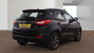 2015 Hyundai Ix35 1.7 Crdi Se SUV 5dr Diesel Manual Euro 5 (115 Ps) in Black — image 4