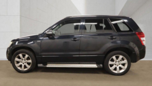 2011 Suzuki Grand Vitara 1.9 Ddis Sz5 4WD Euro 5 5dr in Black — image 5