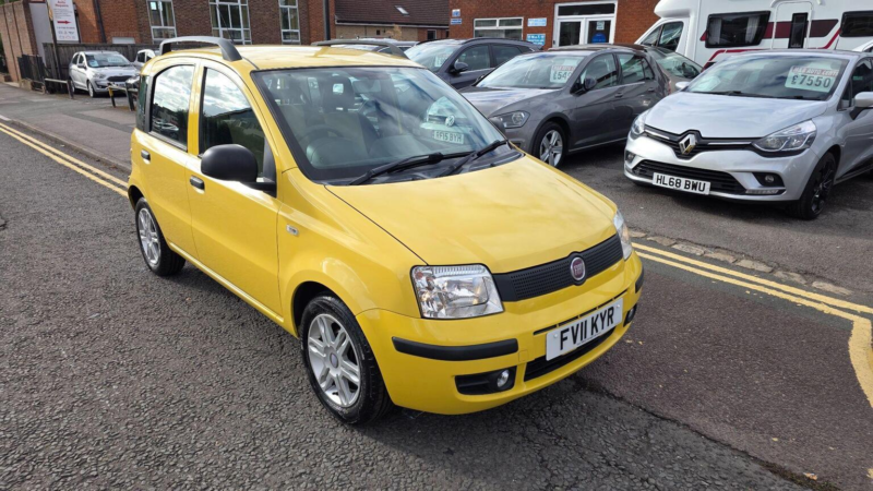 2011 Fiat Panda 1.2 Mylife 5dr in Yellow — image 1
