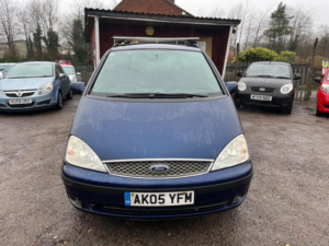 2005 Ford Galaxy 1.9 Tdi Zetec 5dr in Blue — image 2