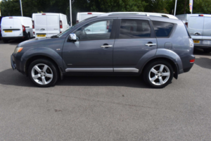 2007 Mitsubishi Outlander 2.0 Di-Dc Warrior in Grey — image 5