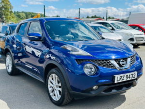 2017 Nissan Juke 1.6 Tekna in Blue — image 4