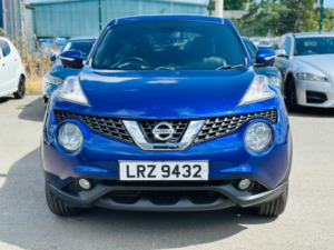 2017 Nissan Juke 1.6 Tekna in Blue — image 5