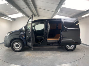 2022 Citroen Berlingo 1.5 Bluehdi 1000 Worker M Pro Panel Van 5dr Diesel Manual Swb Euro 6 (s/s) (100 Ps) in Black — image 3