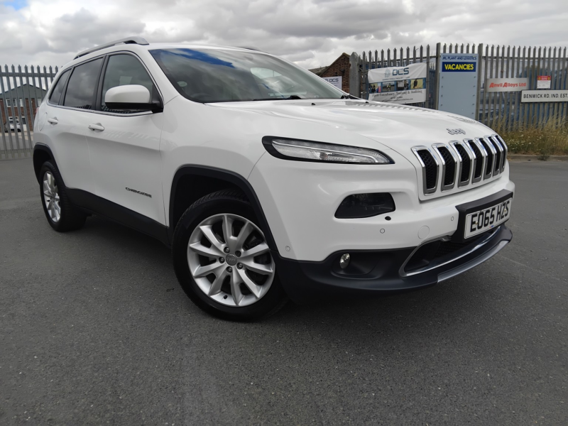 2015 Jeep Cherokee 2.2 Cherokee 2.2 Mjii 200hp Limited 4WD 9 Spd Auto in White — image 1