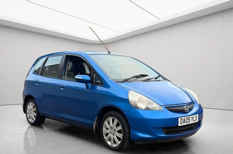 2005 Honda Jazz 1.4 I-Dsi Se CVT-7 5dr in Blue — image 1