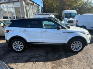 2016 Land Rover Range Rover Evoque 2.0 Ed4 Se SUV 5dr Diesel Manual Fwd Euro 6 (s/s) (150 Ps) in White — image 2