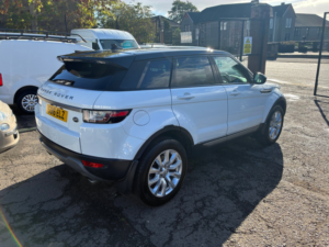 2016 Land Rover Range Rover Evoque 2.0 Ed4 Se SUV 5dr Diesel Manual Fwd Euro 6 (s/s) (150 Ps) in White — image 3