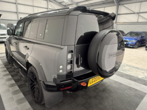 2023 Land Rover Defender 110 3.0 P400 Mhev X in Grey — image 4
