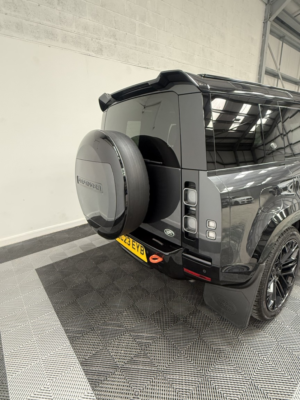 2023 Land Rover Defender 110 3.0 P400 Mhev X in Grey — image 5