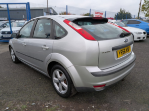 2006 Ford Focus 1.6 Zetec Climate Automatic in Silver — image 3