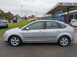 2006 Ford Focus 1.6 Zetec Climate Automatic in Silver — image 5