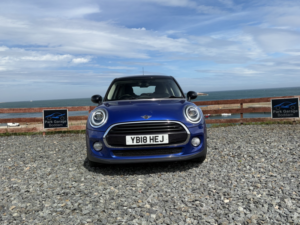 2018 MINI Hatch 1.5 5-Door Hatch Cooper in Blue — image 2