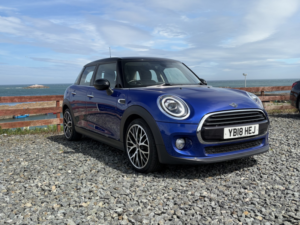 2018 MINI Hatch 1.5 5-Door Hatch Cooper in Blue — image 3