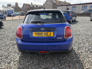 2018 MINI Hatch 1.5 5-Door Hatch Cooper in Blue — image 6