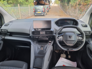 2025 Peugeot Rifter 1.5 Rifter Standard Gt 1.5l Bluehdi 130 Eat8 S&s (wav) in Green — image 2