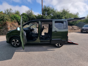 2025 Peugeot Rifter 1.5 Rifter Standard Gt 1.5l Bluehdi 130 Eat8 S&s (wav) in Green — image 6