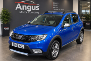 2019 Dacia Sandero Stepway 0.9 Tce Essential Hatchback 5dr Petrol Manual Euro 6 (s/s) (90 Ps) in Blue — image 2