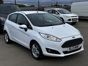 2013 Ford Fiesta 1.0 T Ecoboost Zetec in White — image 4