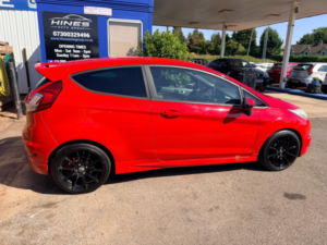 2016 Ford Fiesta 1.6t Ecoboost St-2 Hatchback 3dr Petrol Manual Euro 6 (182 Ps) in Red — image 2