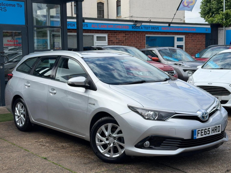 2015 Toyota Auris 1.8 Vvt-H Business Edition Touring Sports CVT Euro 6 (s/s) 5dr in Silver — image 1