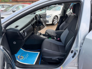 2015 Toyota Auris 1.8 Vvt-H Business Edition Touring Sports CVT Euro 6 (s/s) 5dr in Silver — image 4
