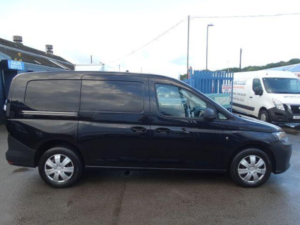 2022 Volkswagen Caddy Maxi 2.0 Tdi C20 Commerce Lwb Euro 6 (s/s) 6dr in Black — image 5