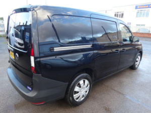 2022 Volkswagen Caddy Maxi 2.0 Tdi C20 Commerce Lwb Euro 6 (s/s) 6dr in Black — image 6